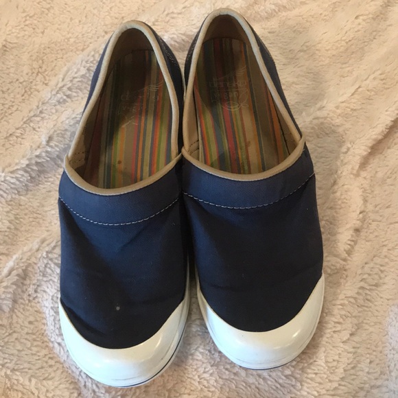 Dansko Shoes - Dansko Shoes